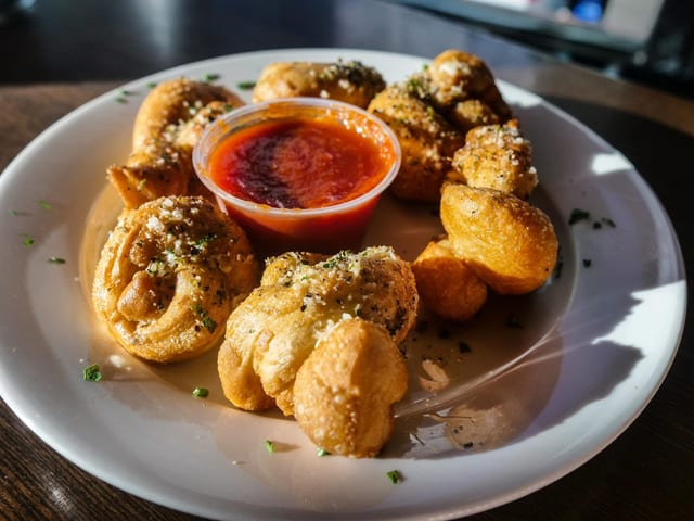 Garlic Knots.