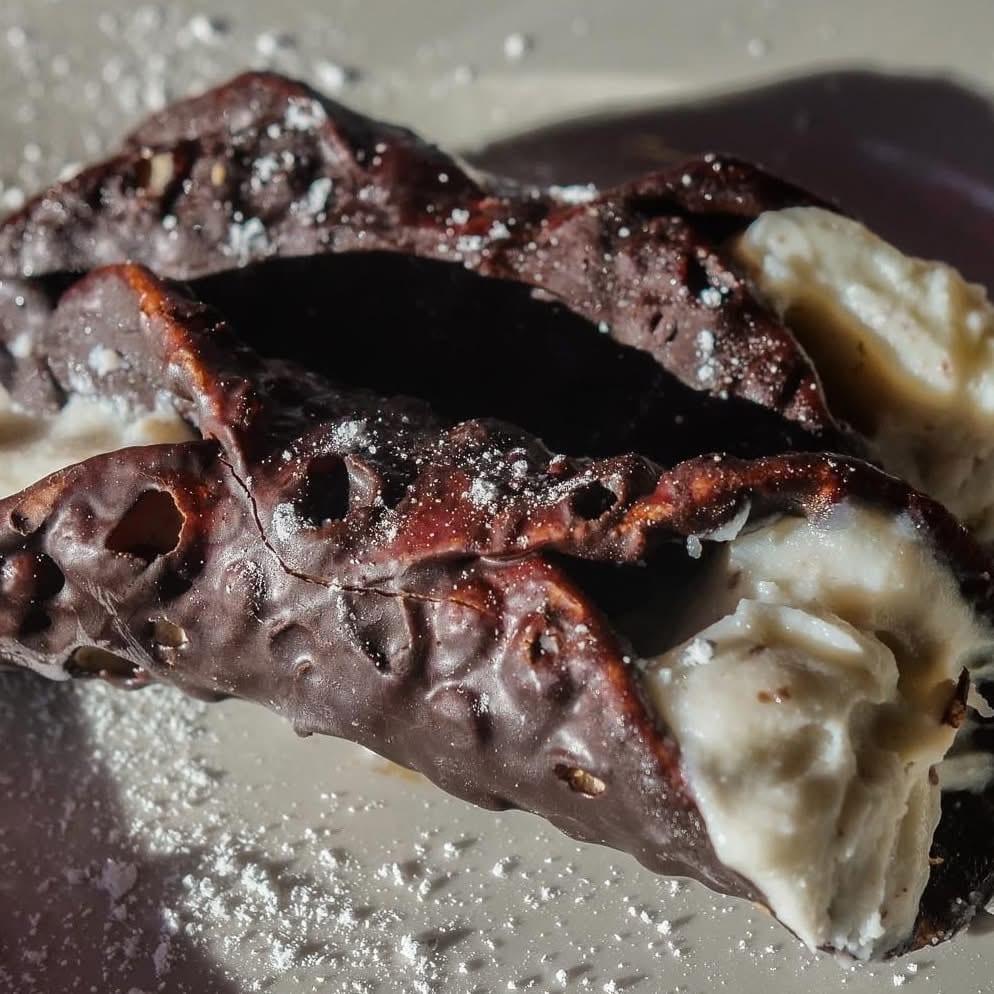 Cannoli.